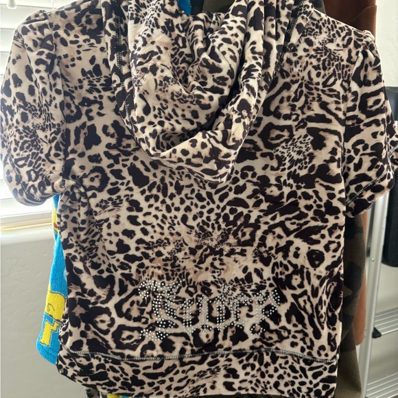 Viral Juicy Couture Leopard Print Hoodie and Shorts Set - Picture 4 of 6